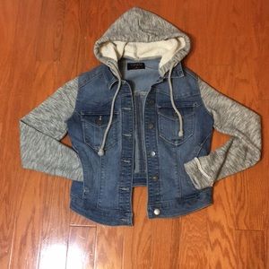 Tinsel Town jean jacket never worn